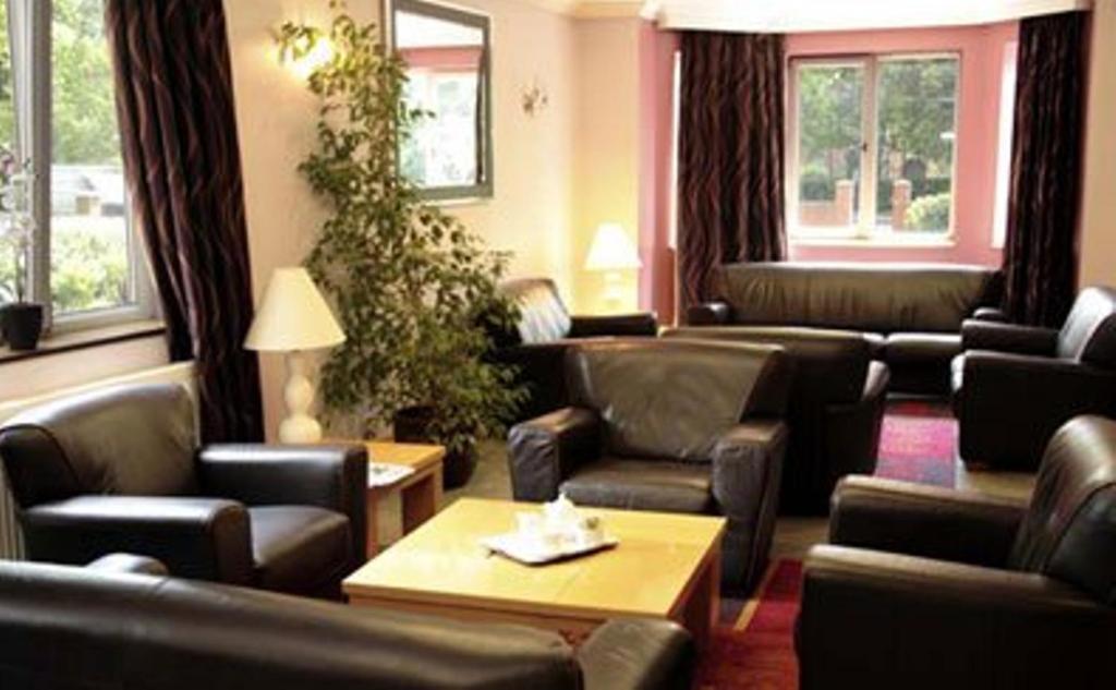 Parkside International Hotel Reading Extérieur photo