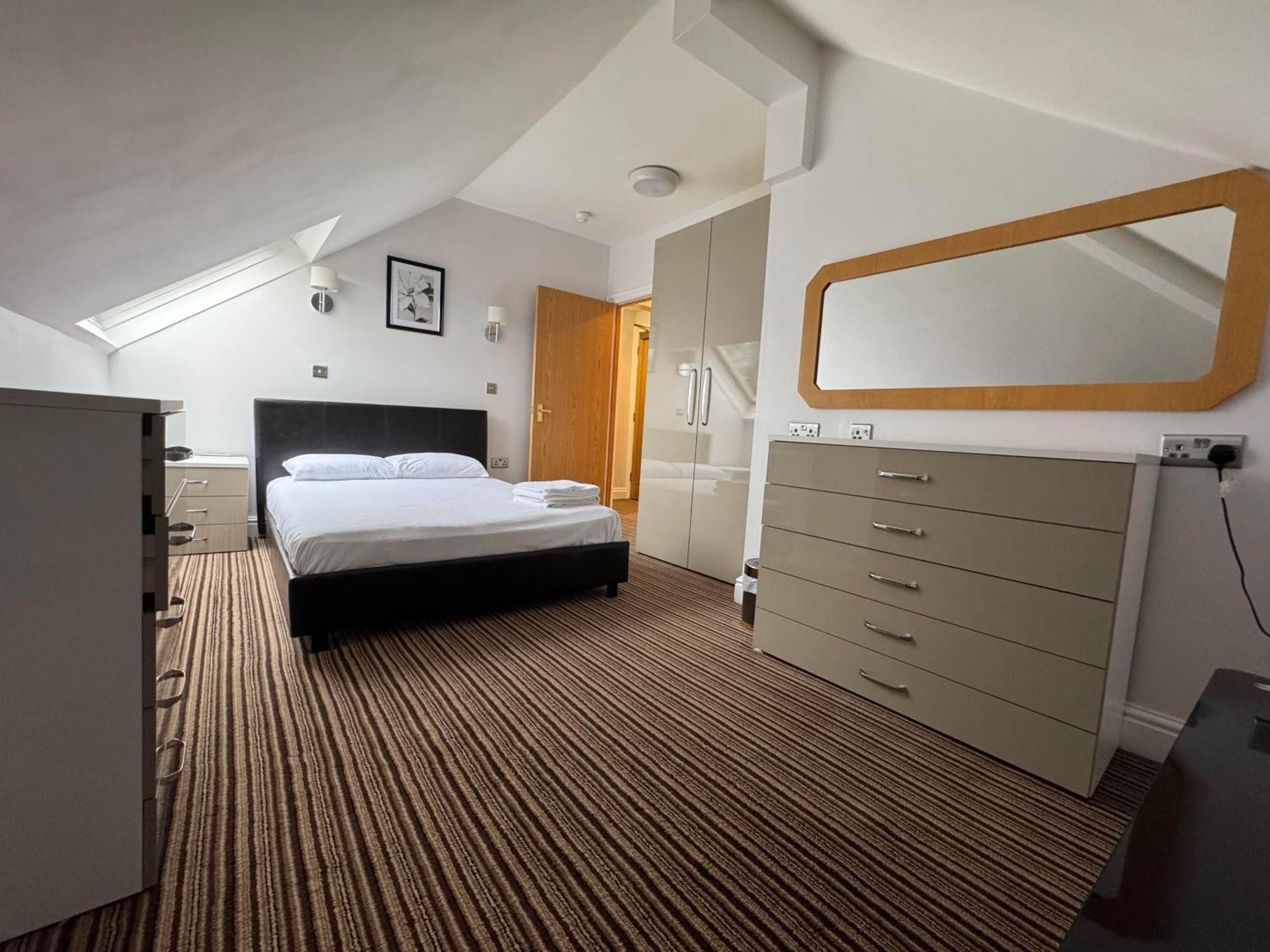 Parkside International Hotel Reading Extérieur photo