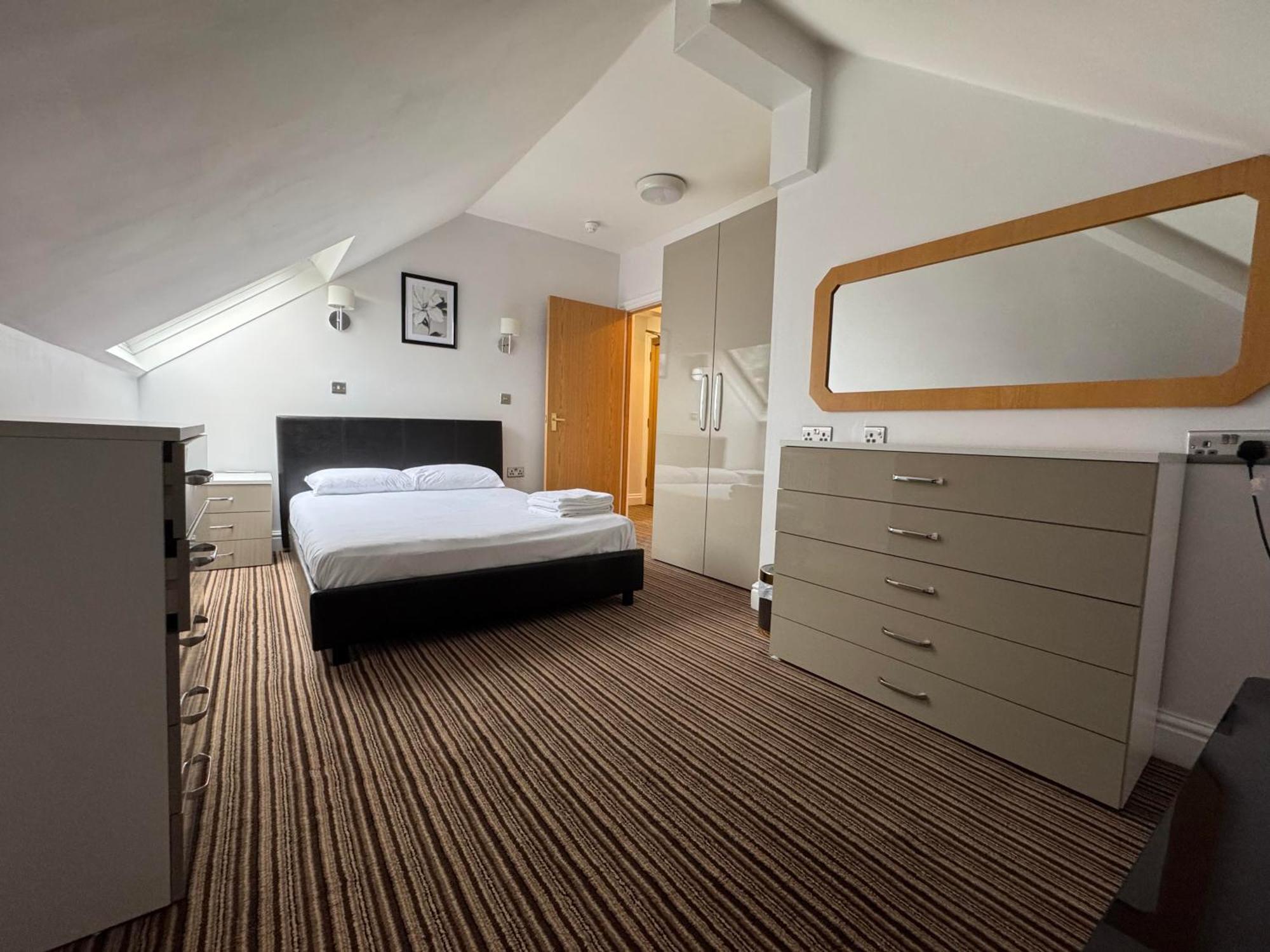 Parkside International Hotel Reading Extérieur photo