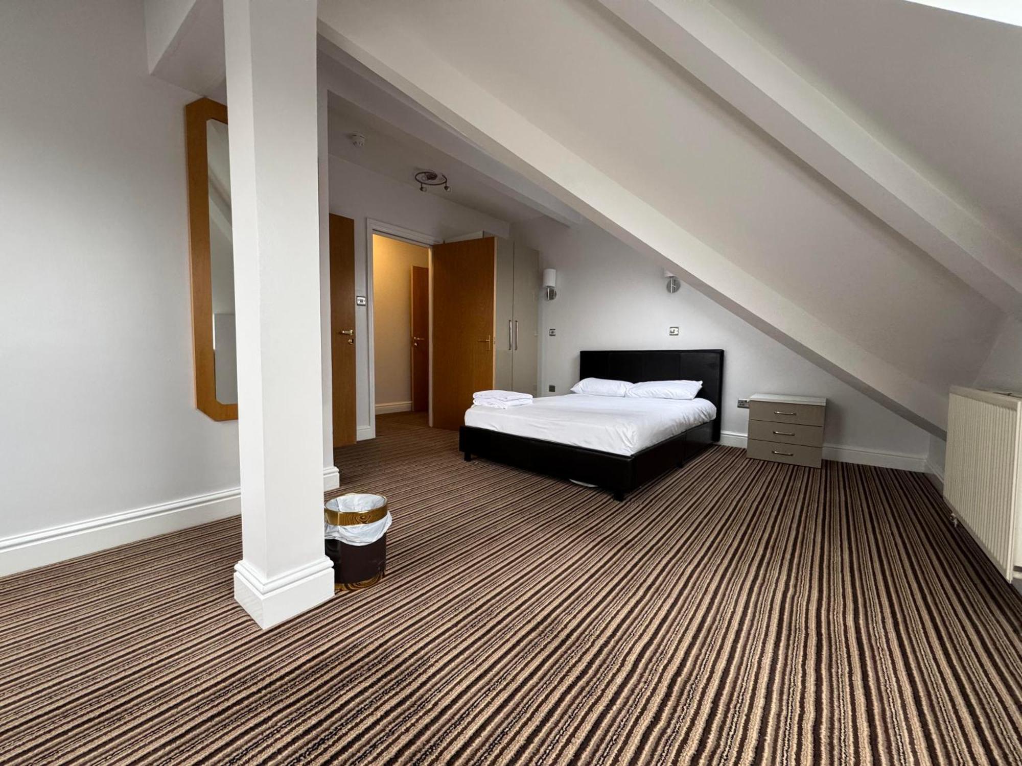 Parkside International Hotel Reading Extérieur photo