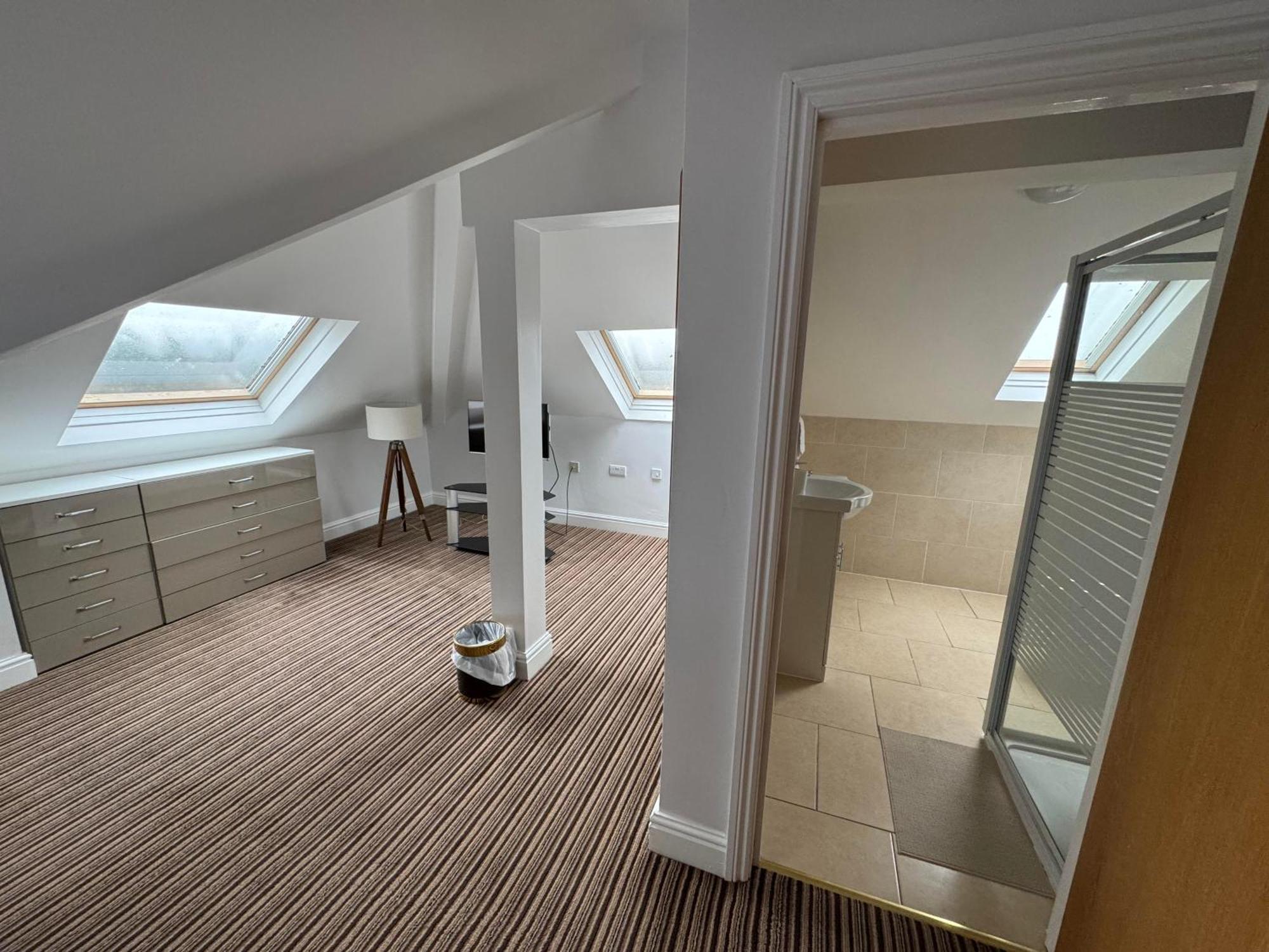 Parkside International Hotel Reading Extérieur photo
