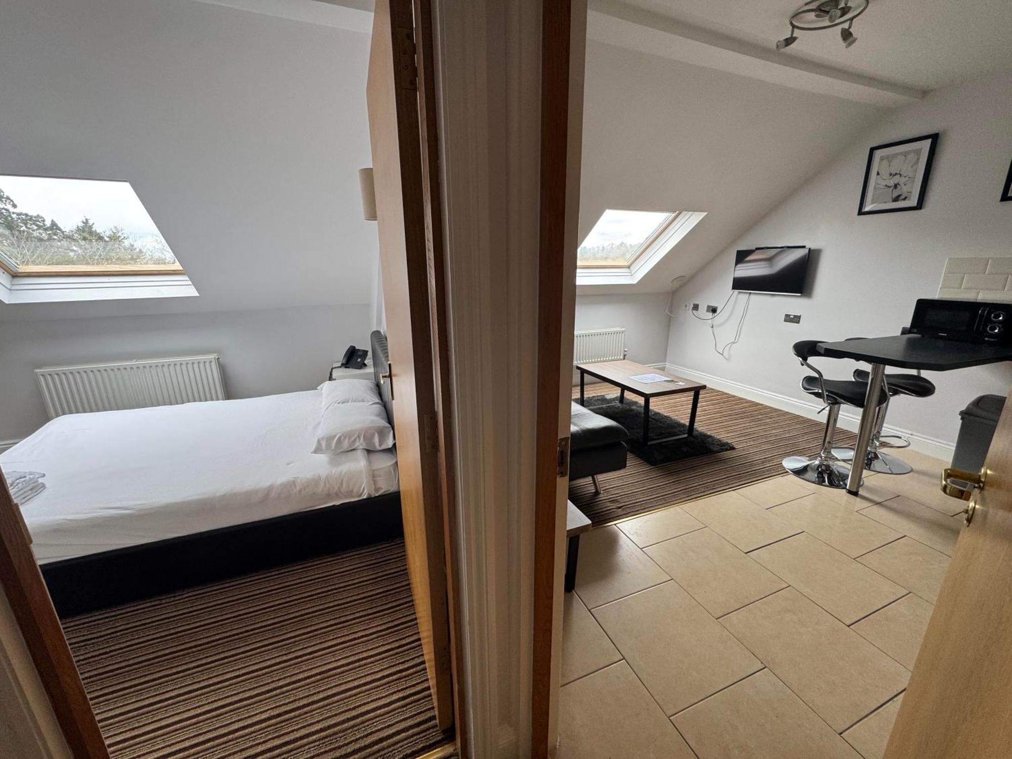 Parkside International Hotel Reading Extérieur photo