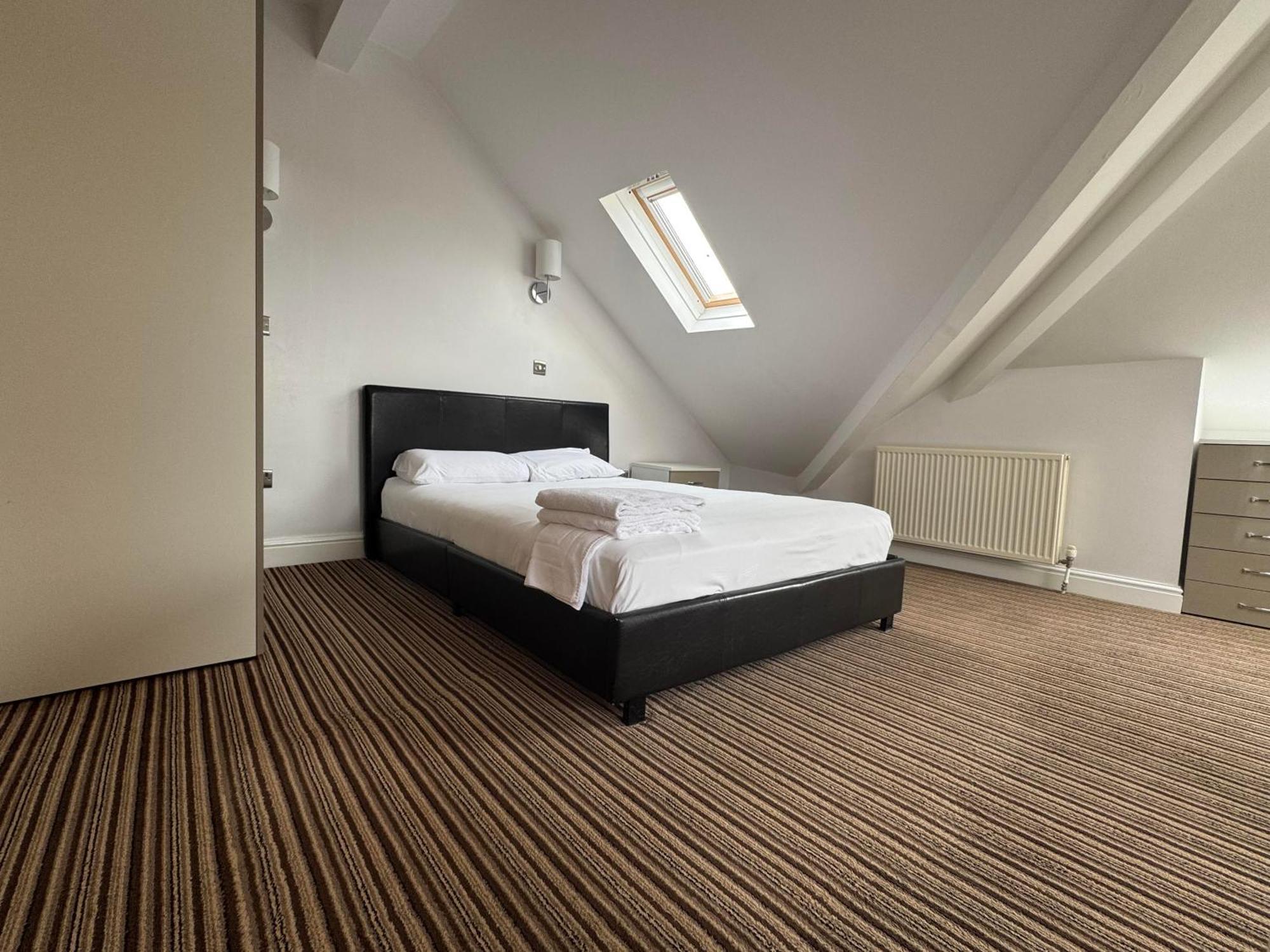 Parkside International Hotel Reading Extérieur photo